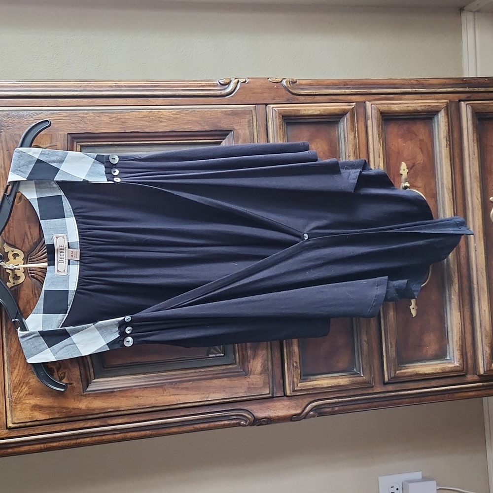 Decree Black Vest Shrug